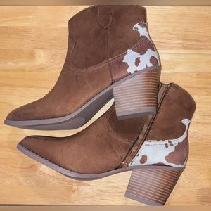 Sugar Tula Western Cowprint back Booties 9.5M